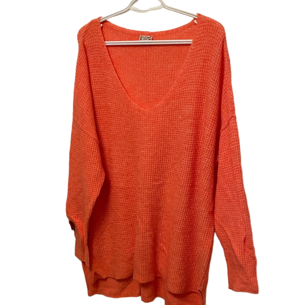 Women’s Free People La Brea Oversized V-Neck Sweater in Coral Colour Size Large